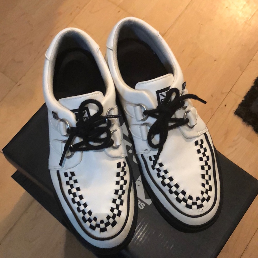 Creepers VLK Sneakers size US 6 (women US 8)